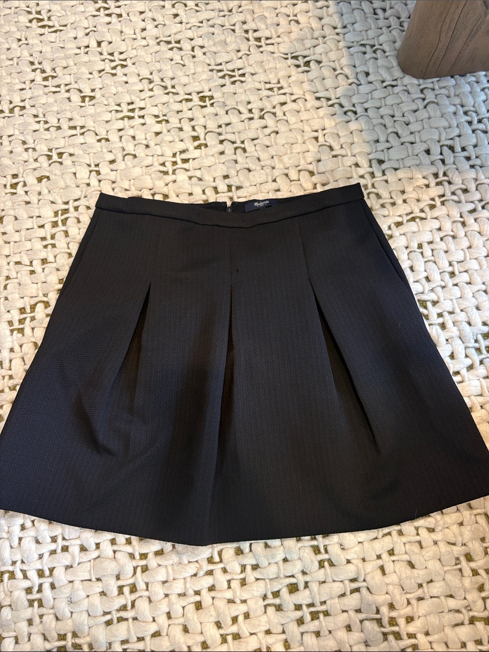 Madewell Classic Black Pleated A-Line Skirt with pockets!!
